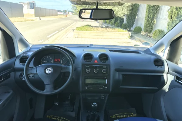 Makina ne shitje ne Durres, Volkswagen, 2009 Diesel,Kambio Manual Pagesa 680,000  Leke.