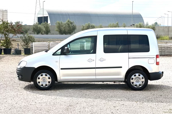 Cars for sale in Durres - 550,000 Leke