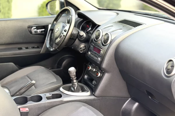 Makina ne shitje ne Durres, Nissan, 2012 Diesel,Kambio Manual Pagesa 630,000  Leke.