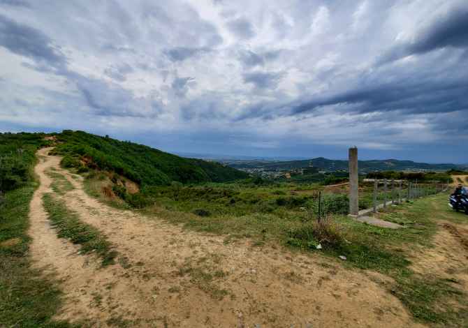 Truall ose Toke ne Tirane - 2,900 