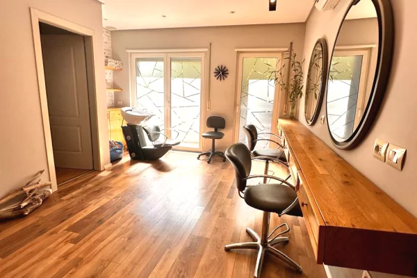 Don Bosko – Me Qira Ambient Biznesi (Parukeri / Estetike)