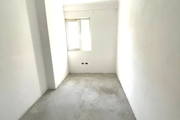 Apartment for sale in Tirana 1+1, Emty