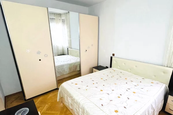 Shtepi me qera Apartament ne Tirane, 3+1, Mobilimi E mobiluar, Pagesa 65,000  Leke.