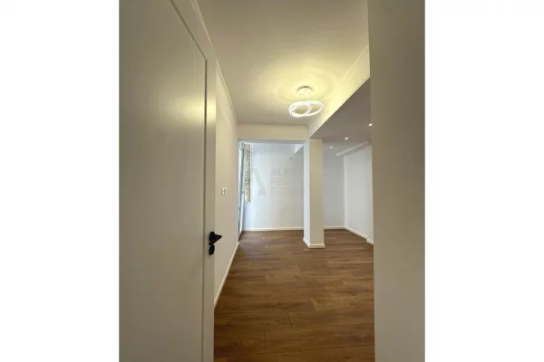 Shtepi ne shitje Apartament ne Tirane, 2+1, Mobilimi Bosh, pa mobiluar, Pagesa 118,000  Euro.