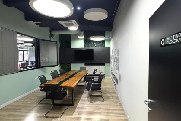 Ambient biznesi me qera 3+1 ne Tirane - 2,000 Euro