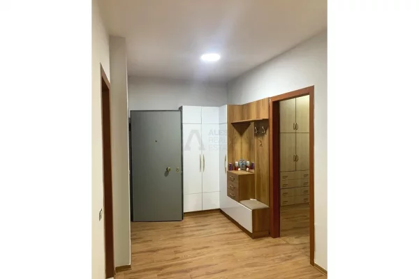 Shtepi me qera 2+1 ne Tirane - 550 Euro