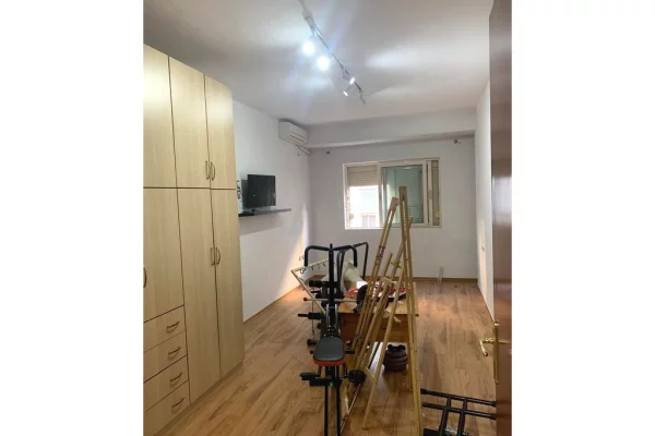 Shtepi me qera 2+1 ne Tirane - 550 Euro