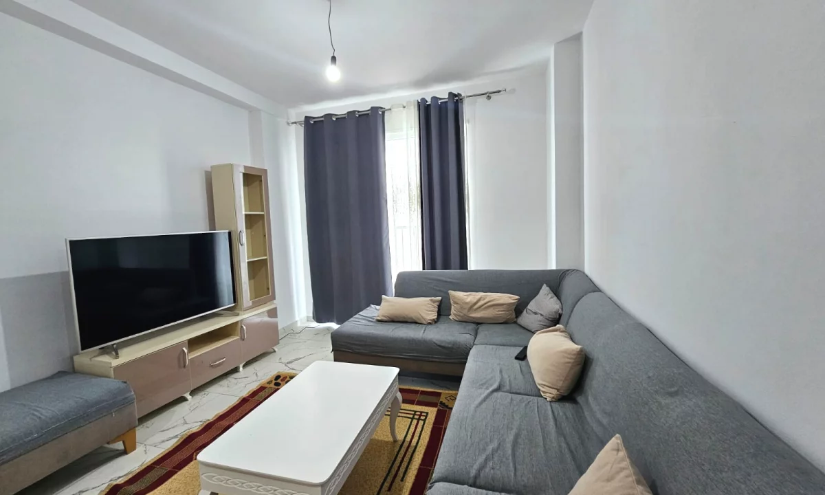 Shtepi me qera Apartament ne Tirane, 2+1, Mobilimi E mobiluar, Pagesa 500  Euro.