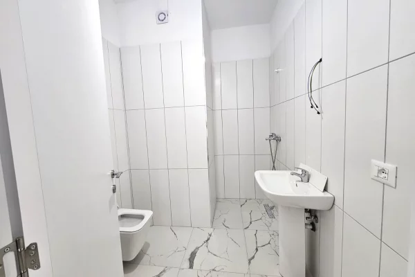 Shtepi me qera Apartament ne Tirane, 2+1, Mobilimi E mobiluar, Pagesa 500  Euro.