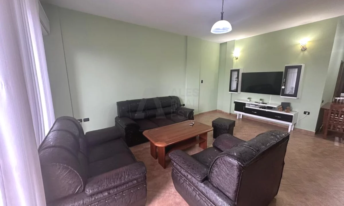 Shtepi me qera Shtepi Private ne Tirane, 2+1, Mobilimi E mobiluar, Pagesa 350  Euro.