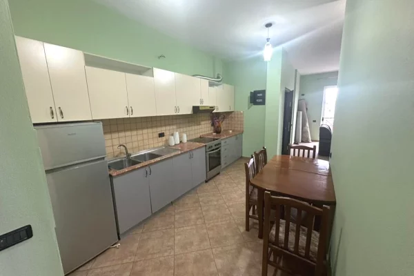 Shtepi me qera Shtepi Private ne Tirane, 2+1, Mobilimi E mobiluar, Pagesa 350  Euro.