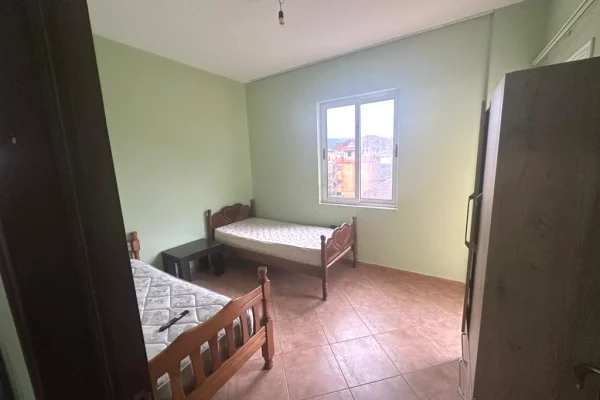 Shtepi me qera 2+1 ne Tirane - 350 Euro