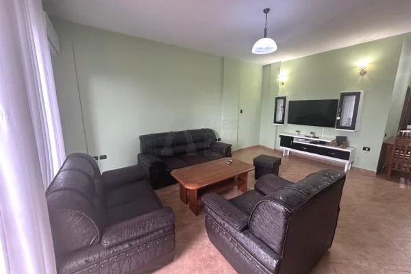 Shtepi me qera 2+1 ne Tirane - 350 Euro