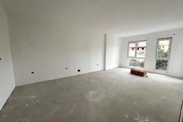 Shtepi ne shitje Apartament ne Tirane, 2+1, Mobilimi Bosh, pa mobiluar, Pagesa 101,890  Euro.