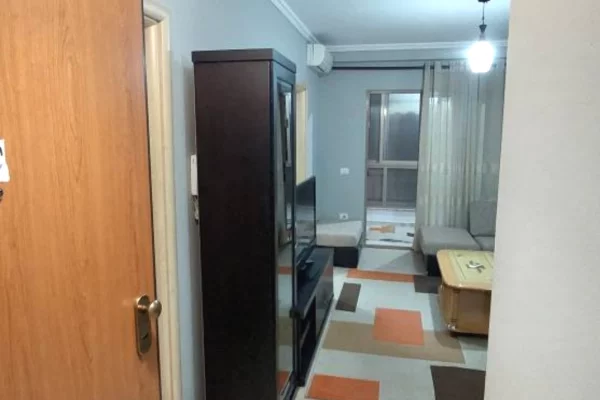 Shtepi me qera 1+1 ne Tirane - 40,000 Leke