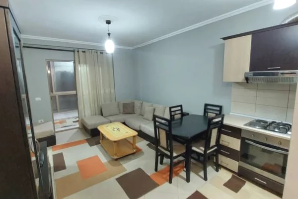 Shtepi me qera 1+1 ne Tirane - 40,000 Leke