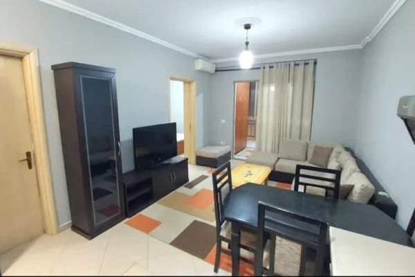 Shtepi me qera 1+1 ne Tirane - 40,000 Leke