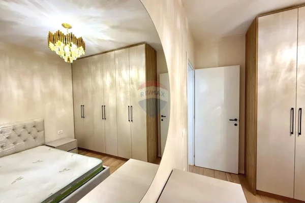 Shtepi me qera Apartament ne Tirane, 2+1, Mobilimi E mobiluar, Pagesa 55,000  Leke.