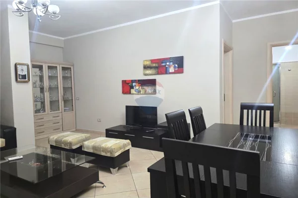 Shtepi me qera Apartament ne Tirane, 1+1, Mobilimi E mobiluar, Pagesa 55,000  Leke.