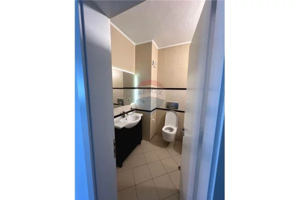 Shtepi me qera Apartament ne Tirane, 2+1, Mobilimi E mobiluar, Pagesa 60,000  Leke.