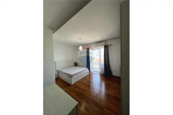 Shtepi me qera 2+1 ne Tirane - 60,000 Leke