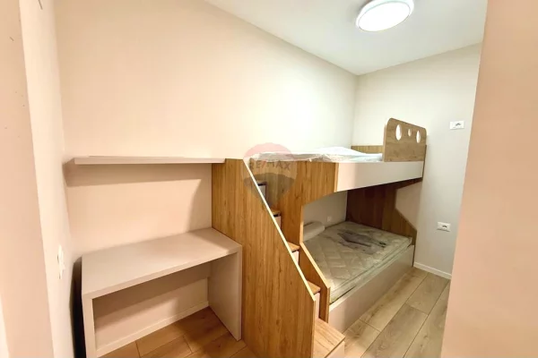 Shtepi me qera Apartament ne Tirane, 2+1, Mobilimi E mobiluar, Pagesa 50,000  Leke.