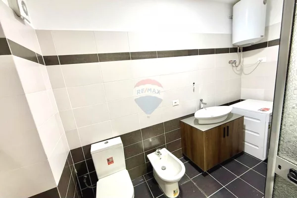 Shtepi me qera Apartament ne Tirane, 2+1, Mobilimi E mobiluar, Pagesa 50,000  Leke.