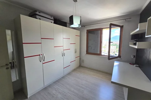 Shtepi ne shitje Apartament ne Tirane, 3+1, Mobilimi E mobiluar, Pagesa 220,000  Euro.