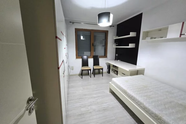 Shtepi ne shitje Apartament ne Tirane, 3+1, Mobilimi E mobiluar, Pagesa 220,000  Euro.