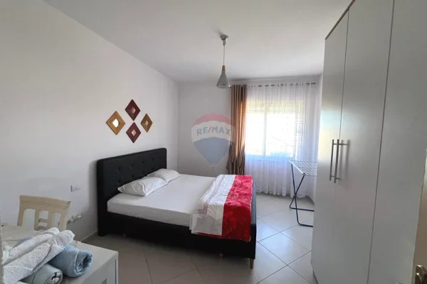Shtepi ne shitje Apartament ne Tirane, 2+1, Mobilimi E mobiluar, Pagesa 85,000  Euro.