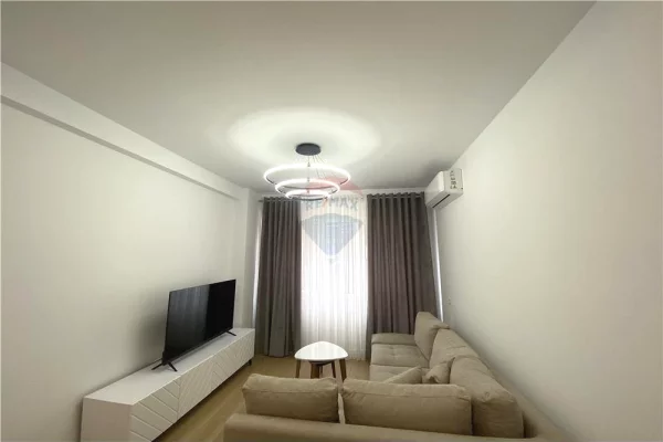 Shtepi ne shitje Apartament ne Tirane, 1+1, Mobilimi E mobiluar, Pagesa 150,000  Euro.