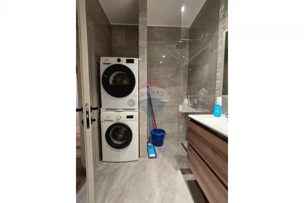 Shtepi ne shitje Apartament ne Tirane, 2+1, Mobilimi E mobiluar, Pagesa 290,000  Euro.