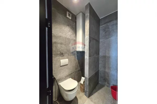 Shtepi ne shitje Apartament ne Tirane, 2+1, Mobilimi E mobiluar, Pagesa 290,000  Euro.