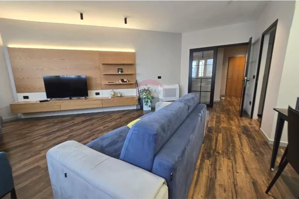 Shtepi ne shitje Apartament ne Tirane, 2+1, Mobilimi E mobiluar, Pagesa 290,000  Euro.