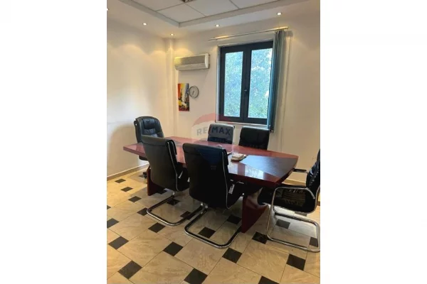 Ambient biznesi me qera 1+1 ne Tirane - 500 Euro