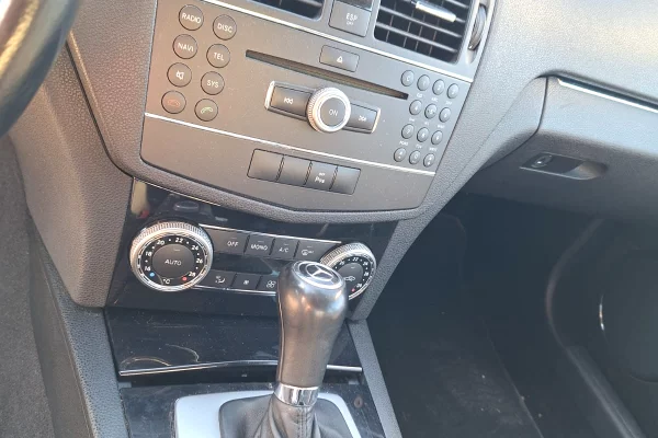 Makina ne shitje  ne Elbasan - 6,800 Euro