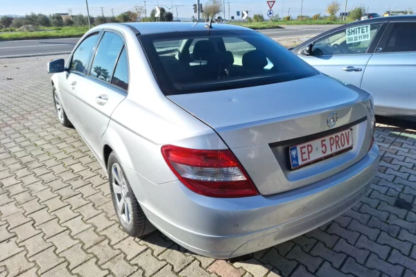 Makina ne shitje  ne Elbasan - 6,800 Euro