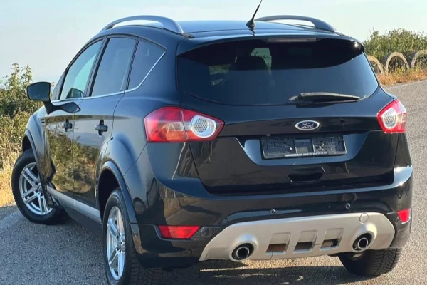 Makina ne shitje ne Lushnje, Ford, 2013 gasoline-gas,Kambio Automatik Pagesa 8,600  Euro.