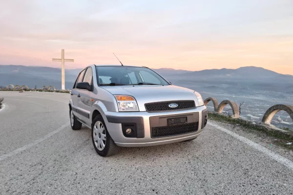 Makina ne shitje ne Elbasan, Ford, 2009 gasoline-gas,Kambio Automatik Pagesa 4,300  Euro.