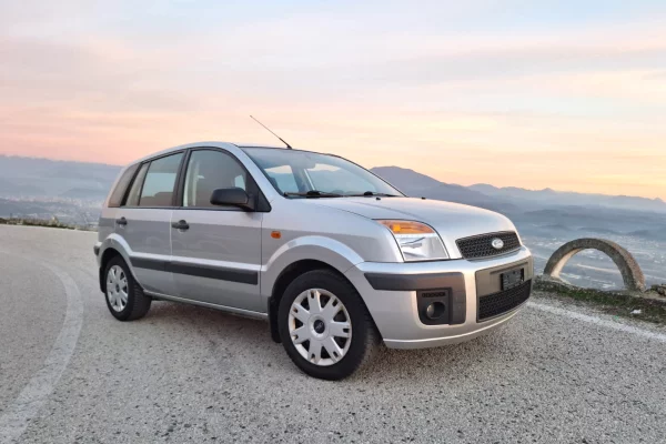 Makina ne shitje  ne Elbasan - 4,300 Euro