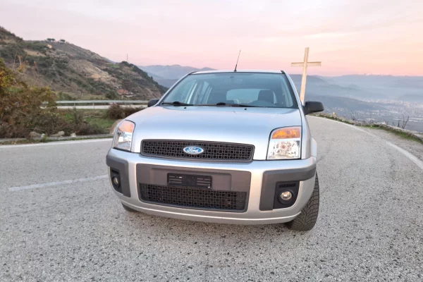 Makina ne shitje ne Elbasan, Ford, 2009 gasoline-gas,Kambio Automatik Pagesa 4,300  Euro.