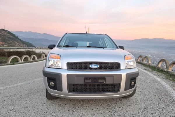 Makina ne shitje ne Elbasan, Ford, 2009 gasoline-gas,Kambio Automatik Pagesa 4,300  Euro.