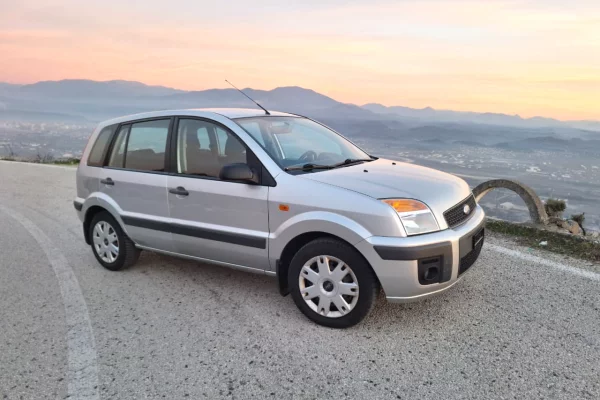Makina ne shitje ne Elbasan, Ford, 2009 gasoline-gas,Kambio Automatik Pagesa 4,300  Euro.