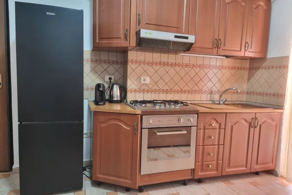 Shtepi me qera 1+1 ne Durres - 350 Euro