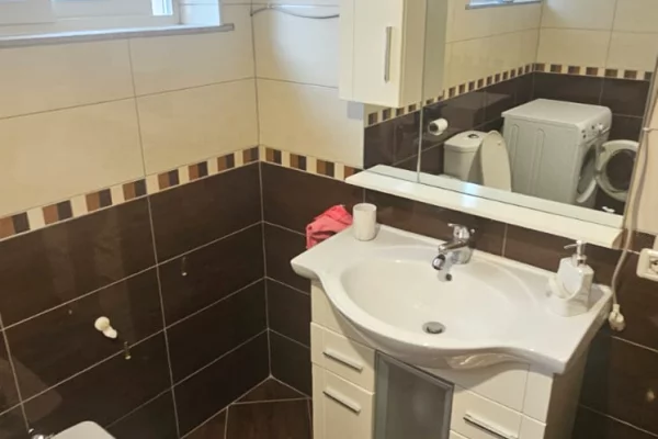 Shtepi me qera 2+1 ne Durres - 50,000 Leke