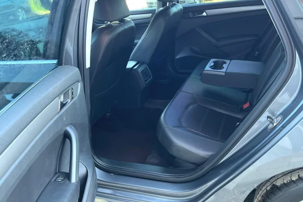 Makina ne shitje ne Tirane, Volkswagen, 2014 Diesel,Kambio Automatik Pagesa 7,500  Euro.