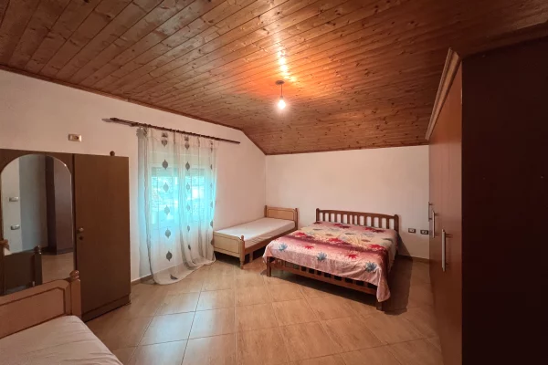 Shtepi me qera 1+1 ne Tirane - 35,000 Leke