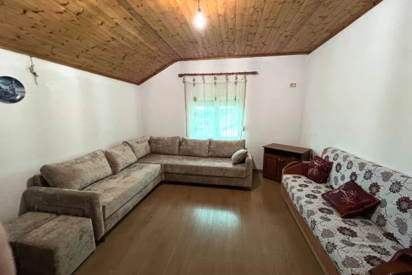 Shtepi me qera 1+1 ne Tirane - 35,000 Leke