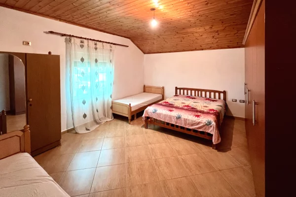 Shtepi me qera 1+1 ne Tirane - 35,000 Leke