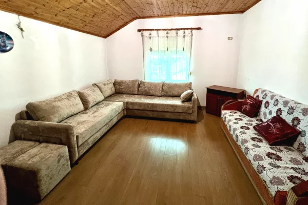 Shtepi me qera 1+1 ne Tirane - 35,000 Leke